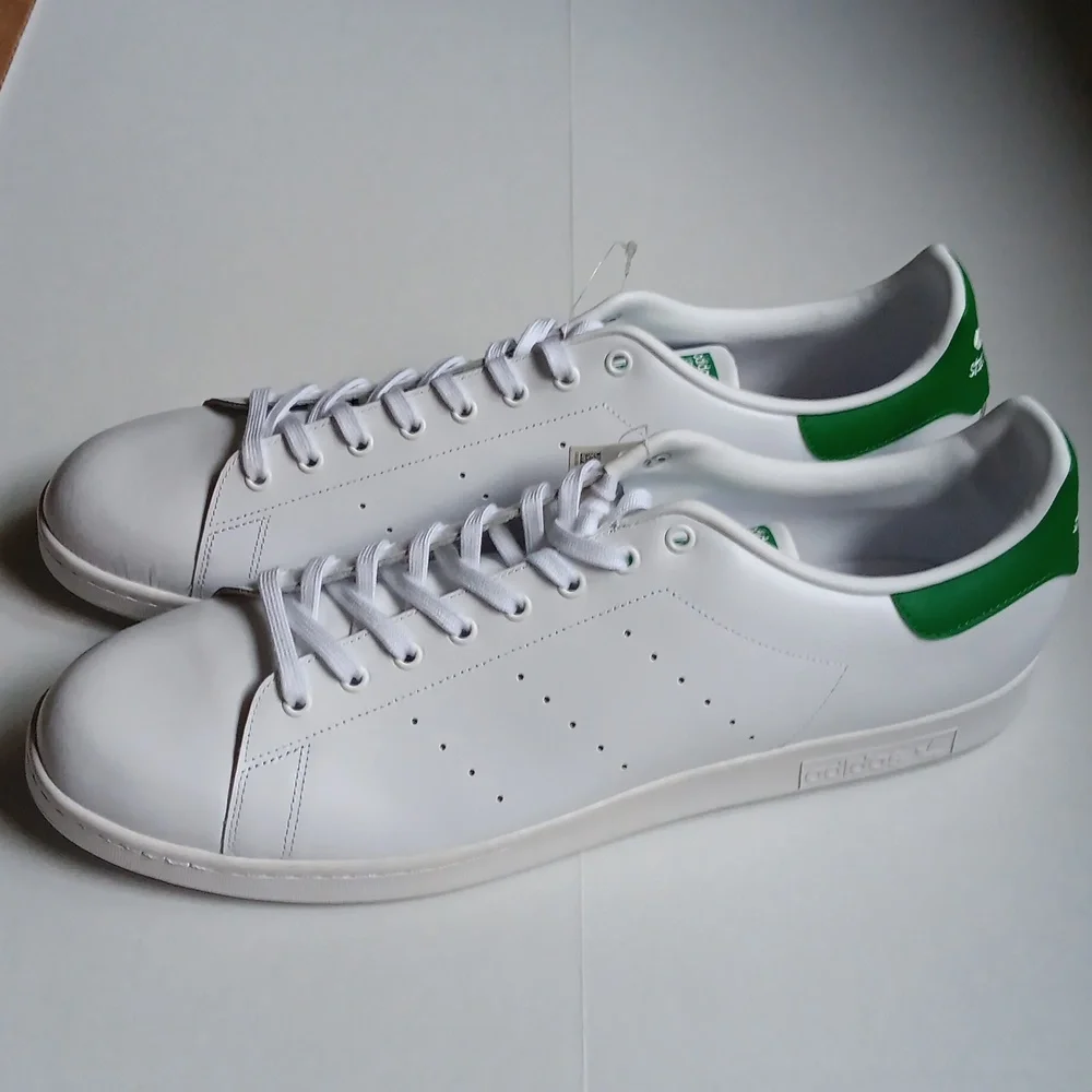 ADIDAS GREEN & WHIRE STAN SMITH